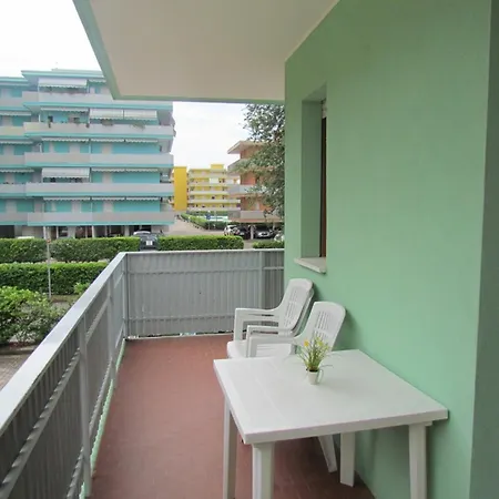 Homely Apartment With Shared Pools - Beahost *