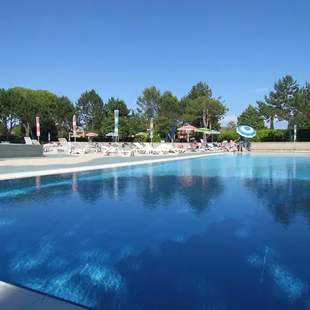 Apartment Homely Apartment With Shared Pools - Beahost *