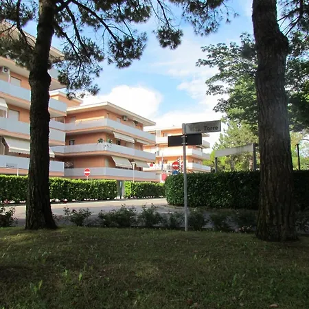 Apartment Homely Apartment With Shared Pools - Beahost Bibione