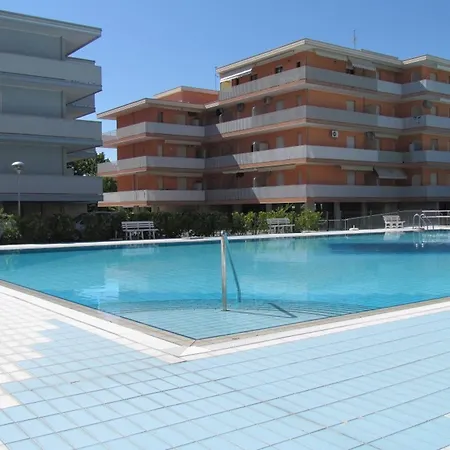 Apartment Homely Apartment With Shared Pools - Beahost *